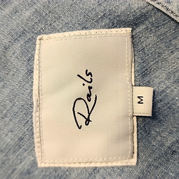 Rails Dana Raw Hem Chambray Button Front Shirt Size Medium - Picture 8 of 10